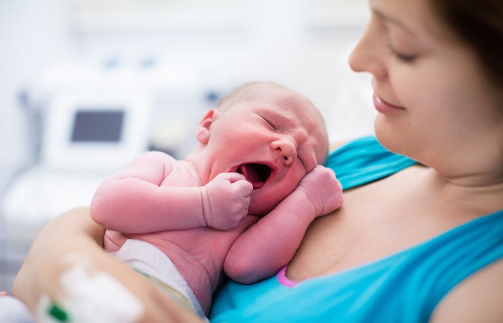 Človeški papiloma virus prehaja z matere na otroka med porodom